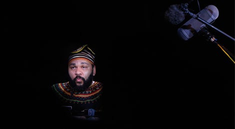 Dieudonn&eacute; M'Bala M'Bala, comediante franc&ecirc;s, cujo espet&aacute;culo foi proibido em Fran&ccedil;a por insultar a mem&oacute;ria das v&iacute;timas do Holocausto (Reuters) 