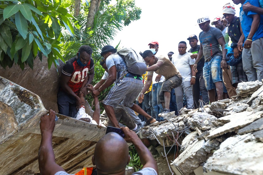 Biden não ficou indiferente ao cenário de destruição provocada pelo sismo
