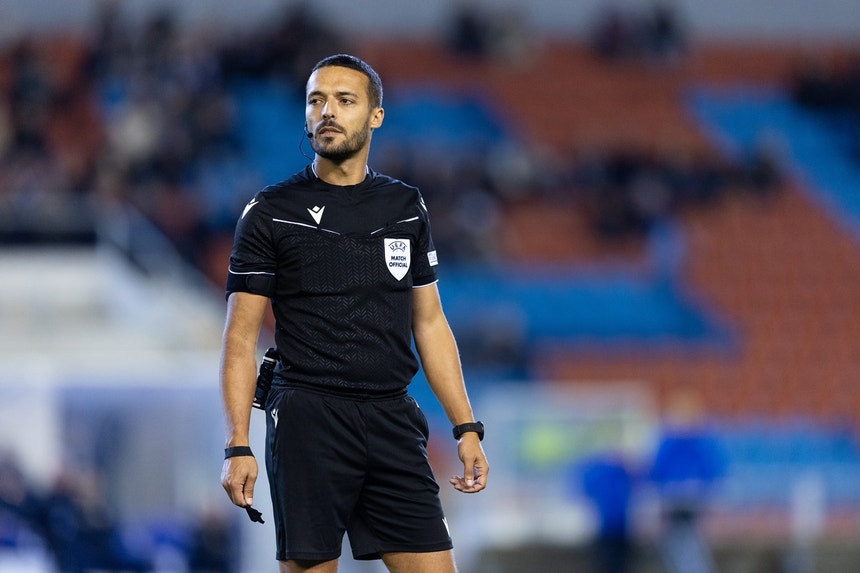 Imagem de Árbitros em jornada de protesto nos jogos das competições profissionais