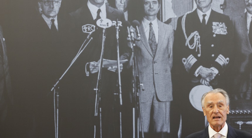 Imagem de Cavaco declara apoio a Mendes e diz que Gouveia e Melo carece de competência