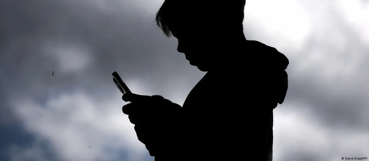 Aplicação para verificação de idade nas redes sociais na UE estará disponível no outono