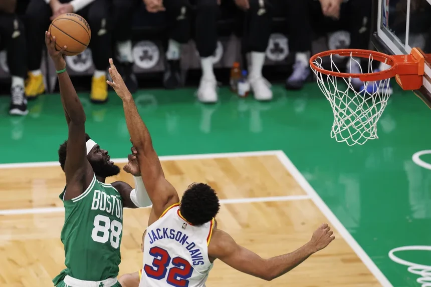 Neemias Queta marca oito pontos no triunfo dos Celtics
