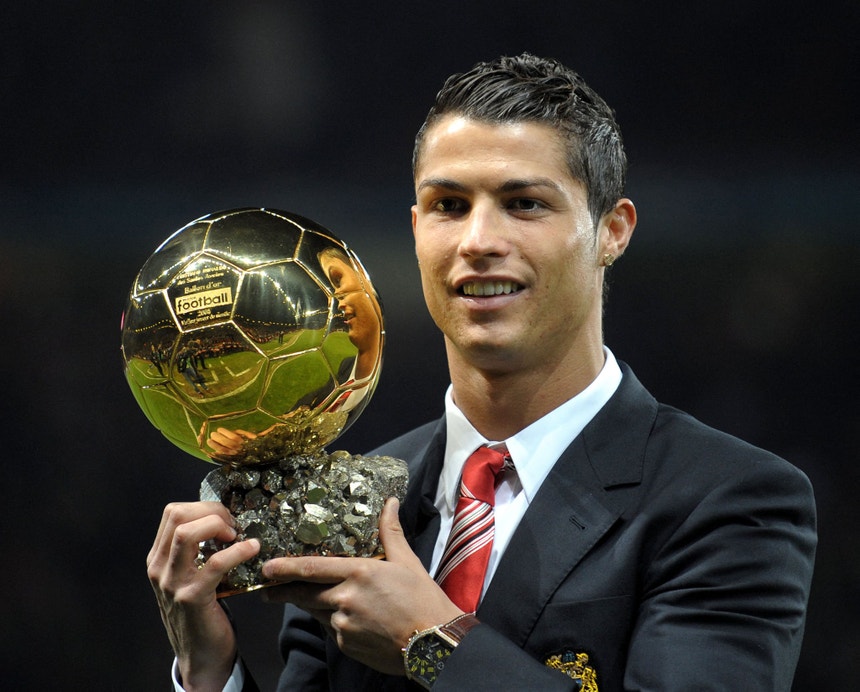 Cristiano Ronaldo eleito o melhor Bola de Ouro da história