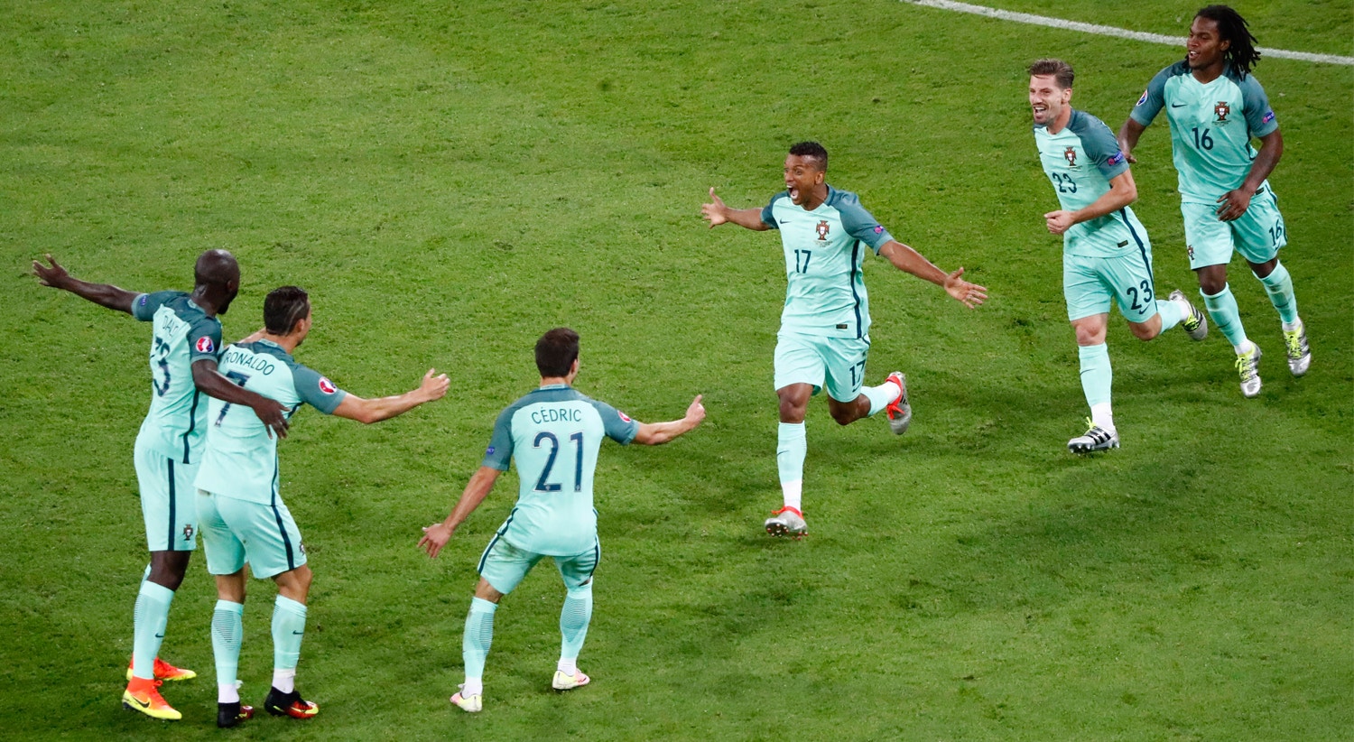  Kai Pfaffenbach &ndash; Reuters 