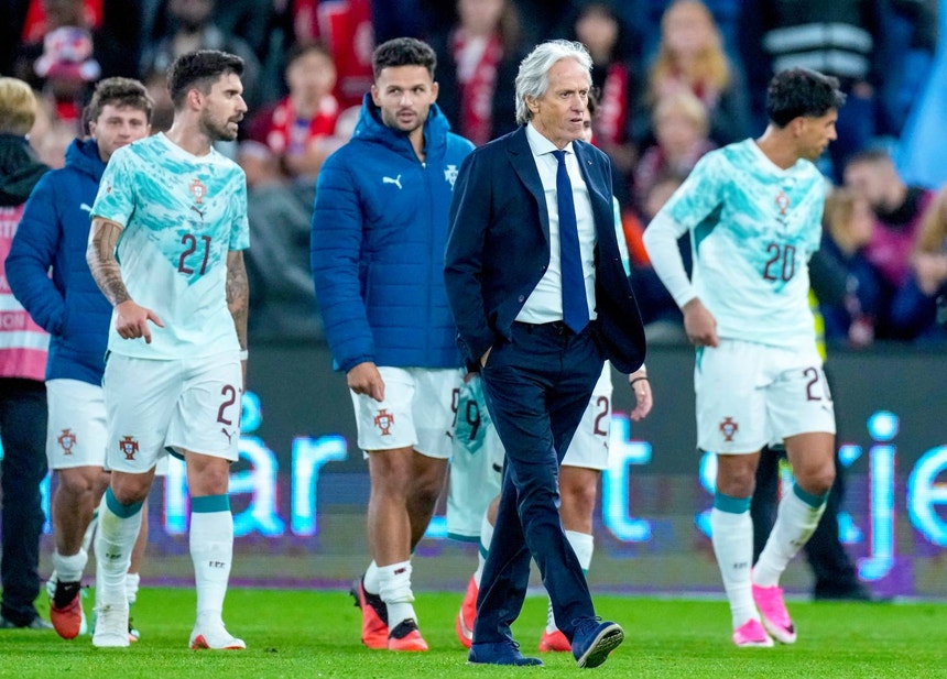 Imagem de Portugal vitorioso com Jesus tenta ficar perto do apuramento em Copenhaga