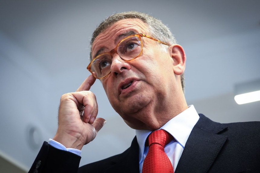 Imagem de Presidente da República promulga "lei das burcas"