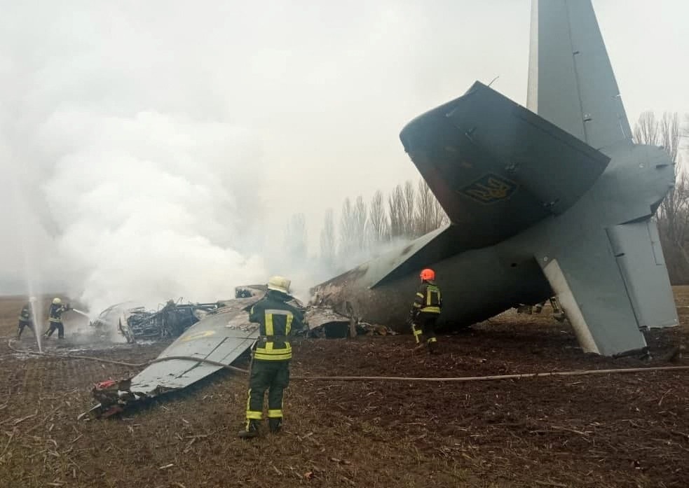  Avi&atilde;o Antonov ucraniano abatido perto de Kiev | Reuters 