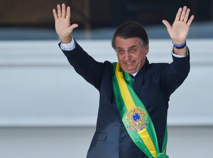 Bolsonaro recusa entregar faixa presidencial em caso de fraude nas eleições - Vimarsana News