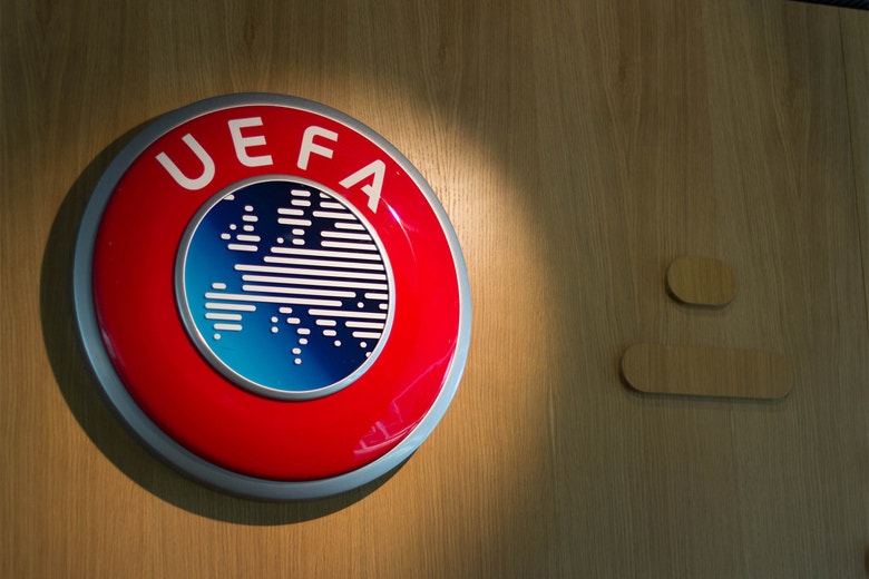 A UEFA adiou o AEK Atenas-Dínamo Zagreb 
