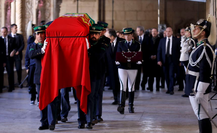 Em direto: Portugal presta homenagem a Mário Soares