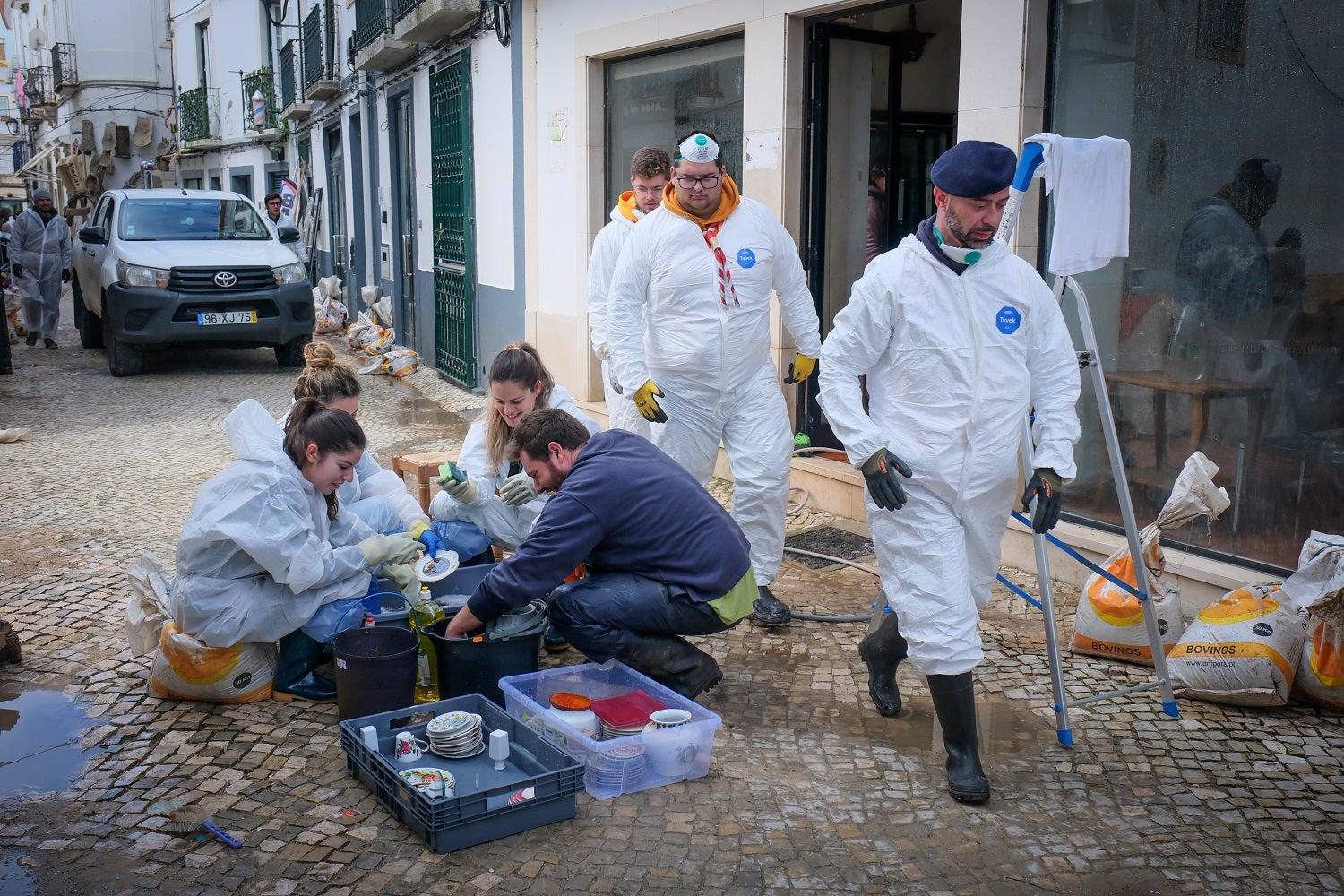 "Levar� algumas semanas". Prioridade do Governo � reconstru��o apesar de querer equil�brio or�amental