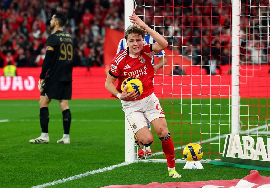 Imagem de Clássico da Luz termina empatado