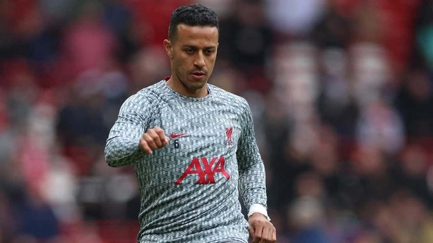 Imagem relacionada com a notícia: Thiago Alcântara diz adeus ao futebol de alta competição
