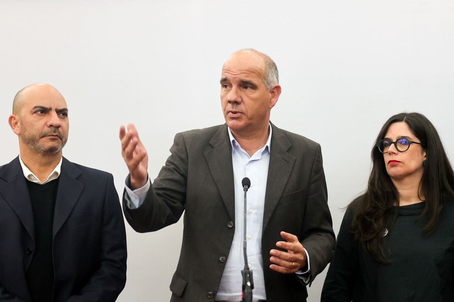 Left-wing parties demand price caps on fuel and essential goods