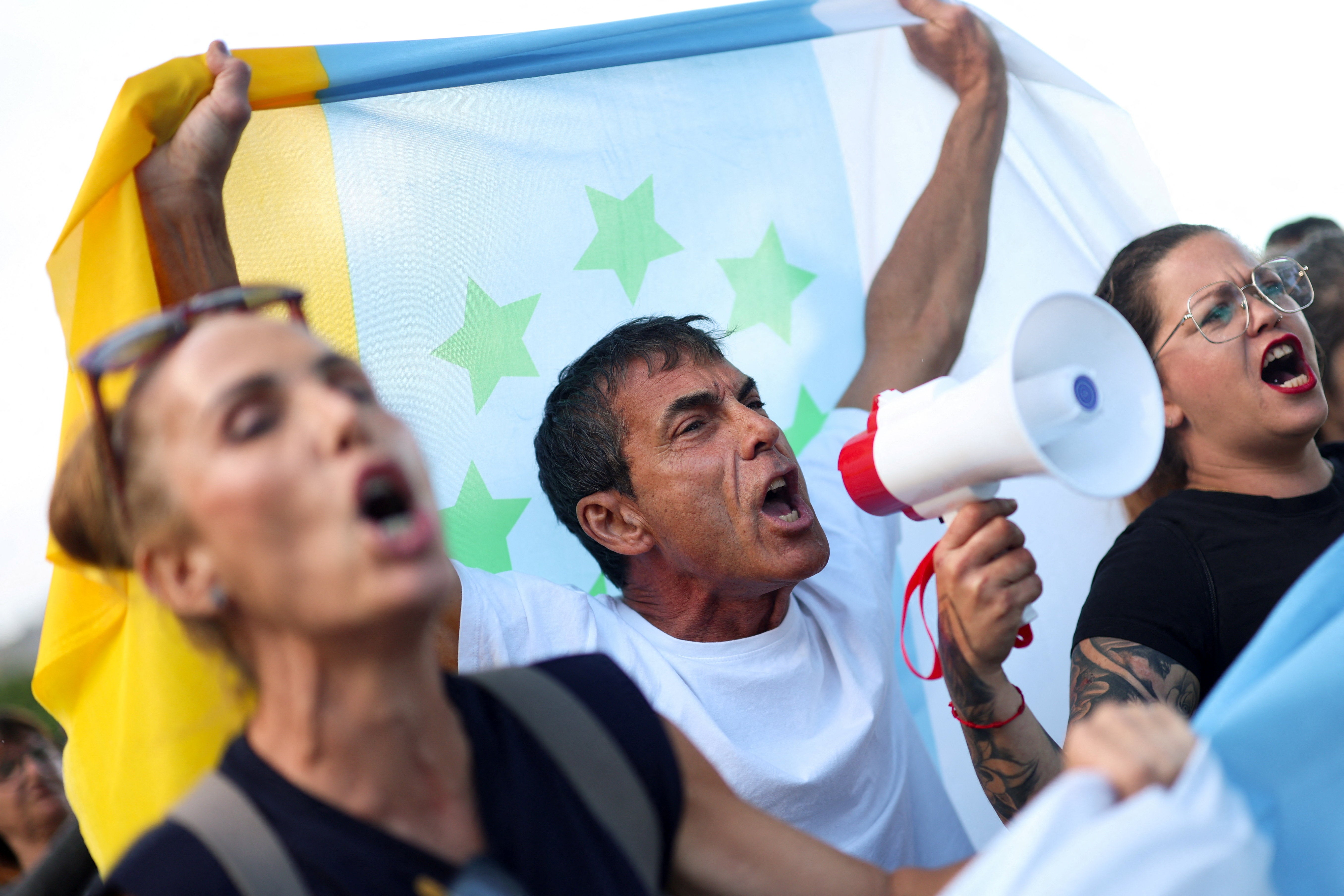 Hantavírus. Cruzeiro chega a Tenerife no domingo, dezenas de habitantes protestam