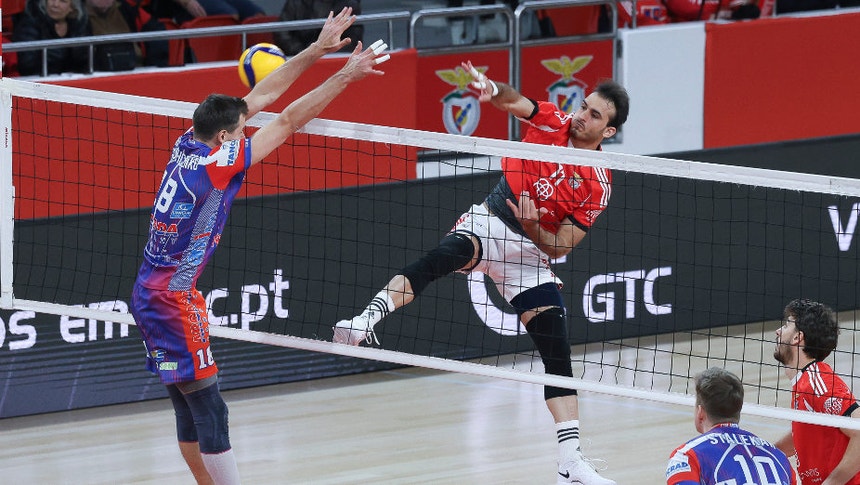 Benfica bate Arcada Galati e passa aos `oitavos` da Taça Challenge de voleibol