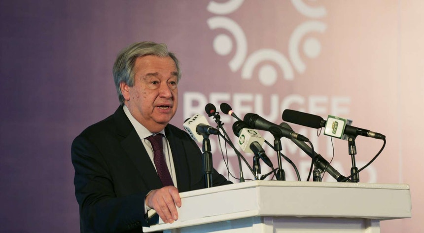 António Guterres enviou "um grande abraço de solidariedade" à família e amigos de Pina Moura 

