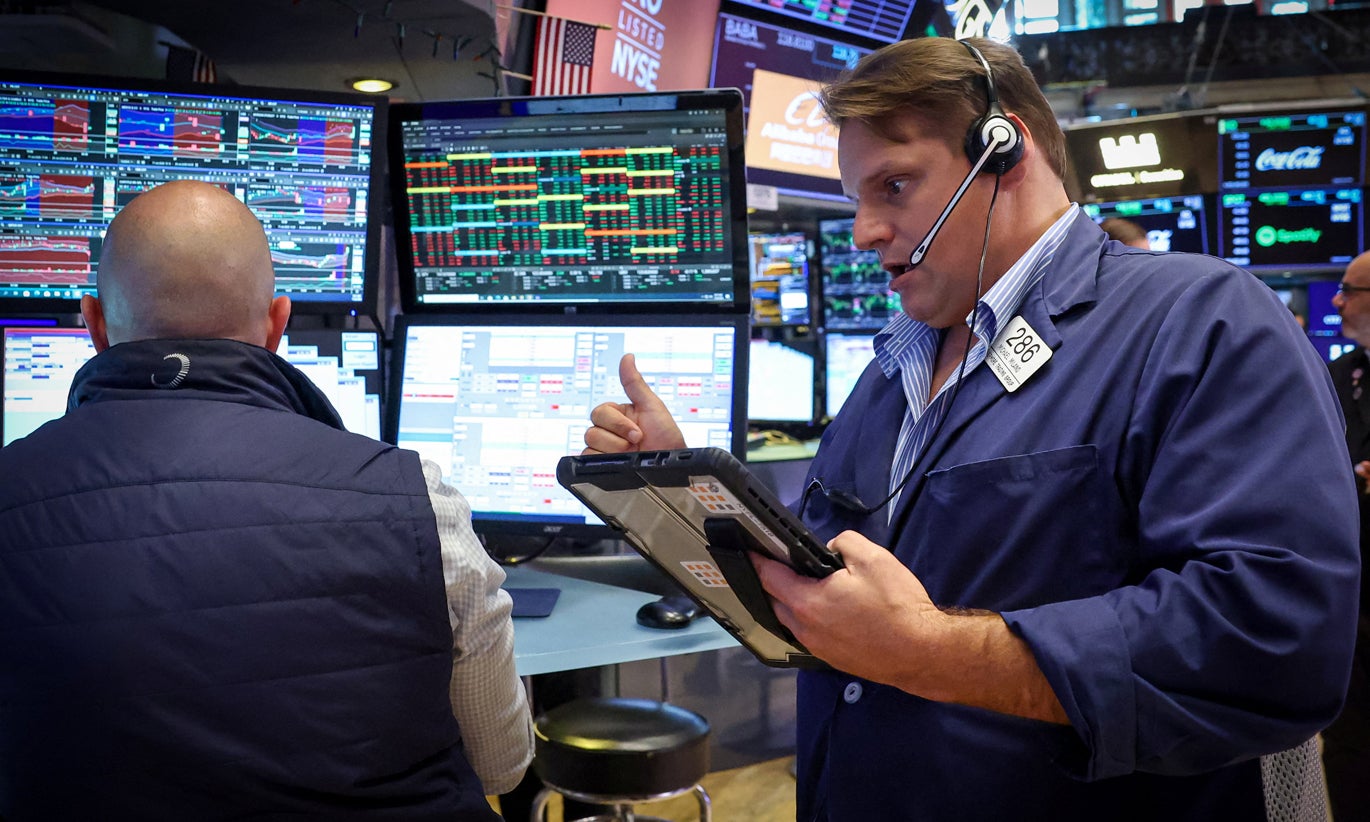 Wall Street fecha em baixa com os investidores a optarem pela cautela