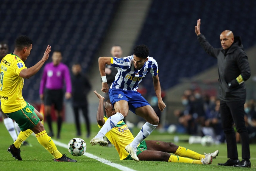 FC Porto - Paços de Ferreira, a Taça da Liga em direto