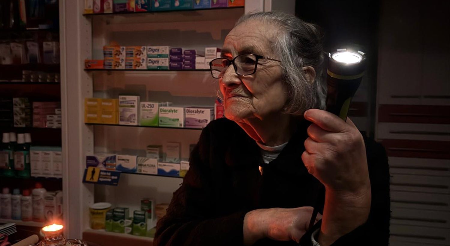 Pharmacy in Memória opens its doors without electricity