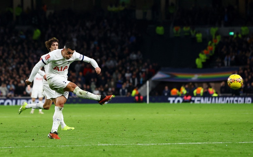 Fulham de Marco Silva segue em frente na Taça, golão de Porro apura Tottenham