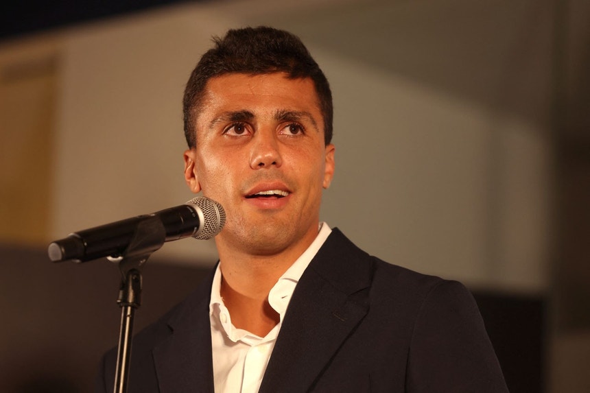 Médio Rodri contratado pelo FC Barcelona ao Manchester City
