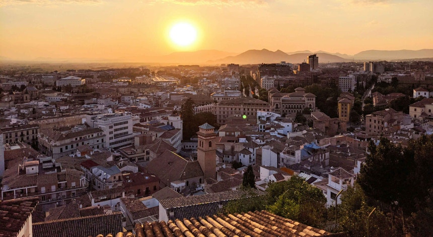 Imagem de Sismo de magnitude 5 fez tremer cidade espanhola de Granada