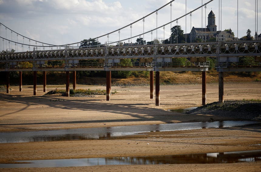 Um aspecto do rio Loire em França durante a seca de 2022 - Foto: Reuters