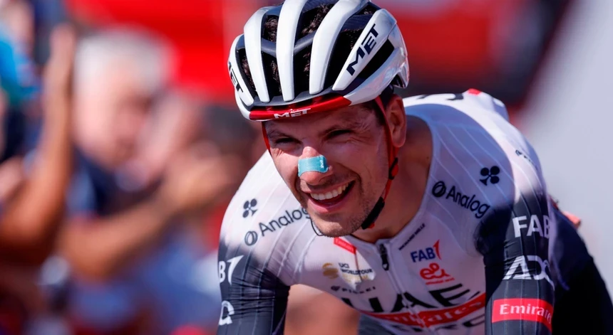 João Almeida falha Volta a Itália por ter tido preparação condicionada por doença