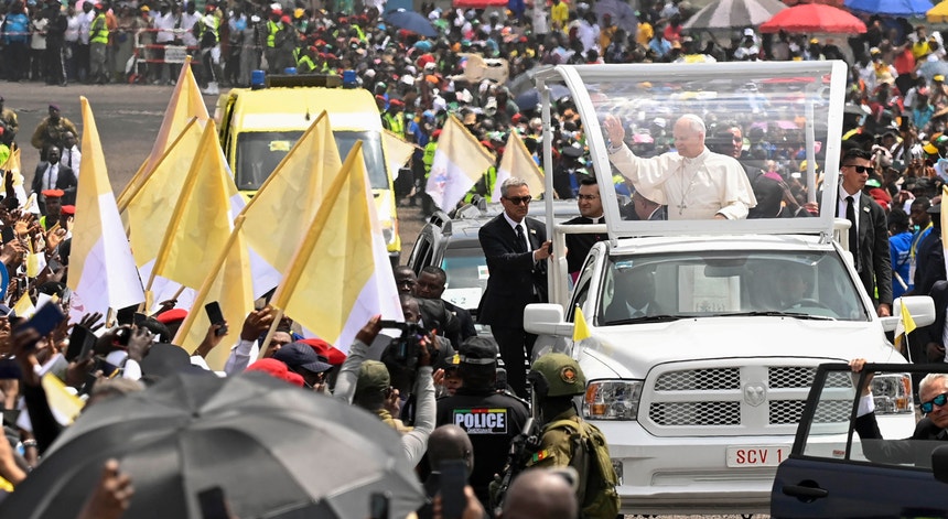 Imagem ilustrativa: Papa Leão XIV recebido por 600 mil pessoas em Douala
