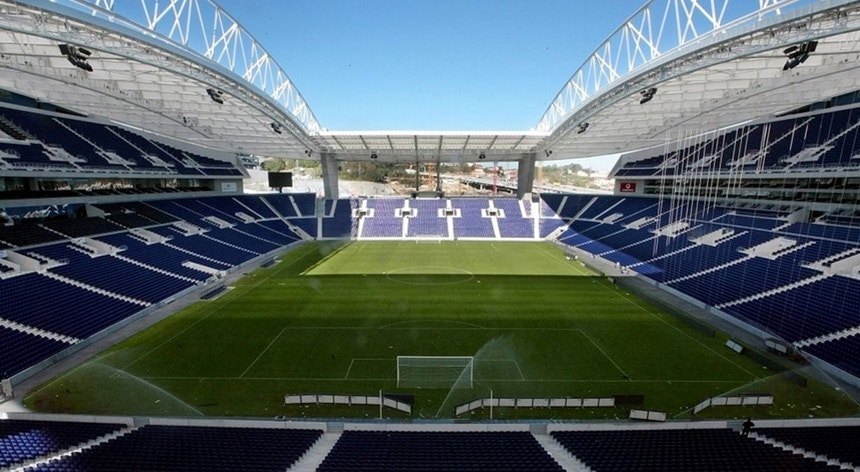 Imagem de FC Porto diz que imposição a fotojornalistas no Dragão respeita Lei de Imprensa