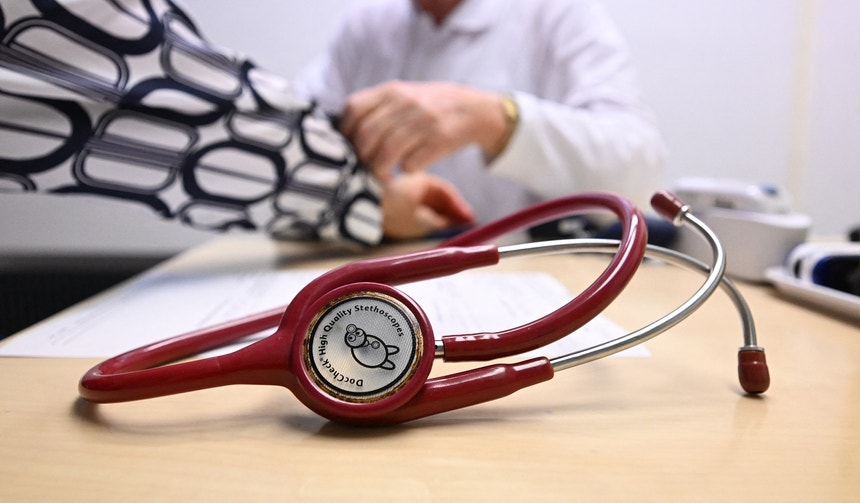 Ordem dos Médicos quer adiamento de novo modelo informático de escolha de vagas do Internato