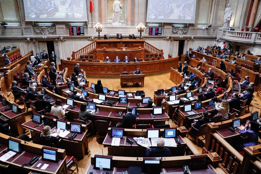 Parlamento aprova a renovação do estado de emergência