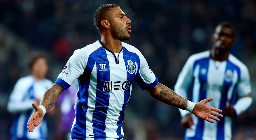 Ricardo Quaresma está novamente de saída do FC Porto
