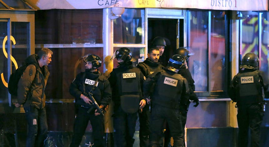 Os atentados terroristas em Paris em Novembro de 2015 provocaram 137 mortos. Foto: Christian Hartmann - Reuters