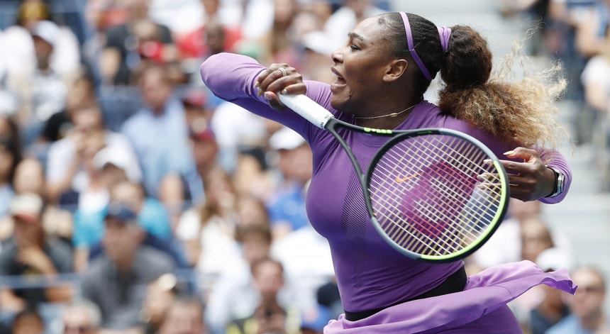 Serena Williams não deu hipóteses à concorrência
