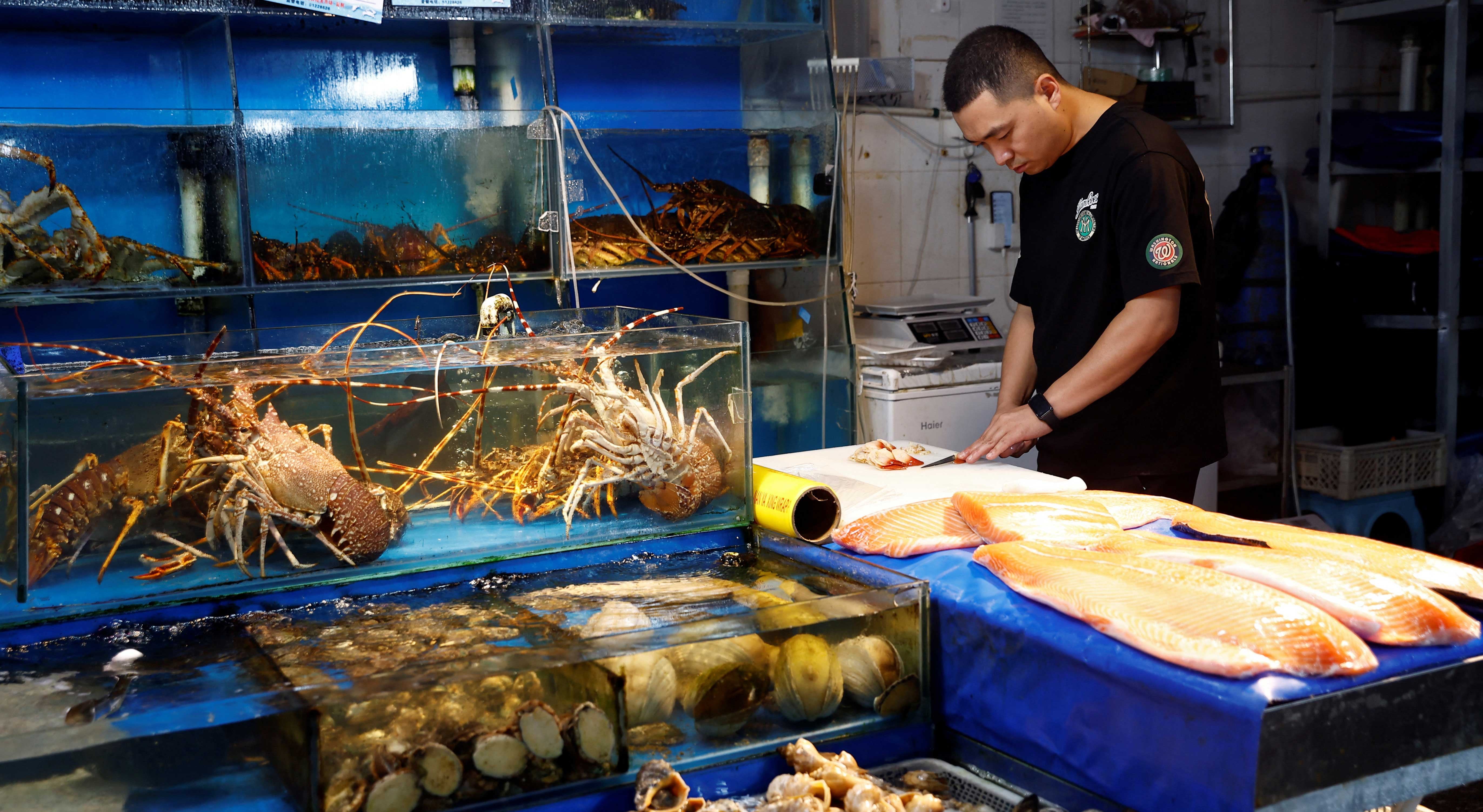 日本は福島の水を解放します。 中国、全ての魚の輸入を阻止して報復