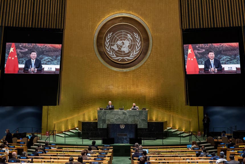 Imagem da transmissão do discurso do Presidente da China, Xi Jinping, à Assembleia Geral da ONU, vazia devido à pandemia de Covid-19, a 22 de setembro de 2020 Foto: Reuters