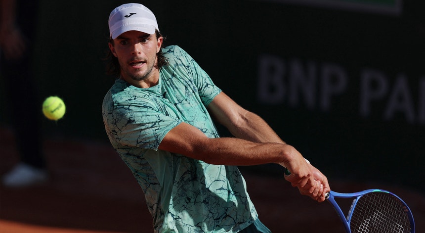Jaime Faria brilha contra Shapovalov em Roland Garros