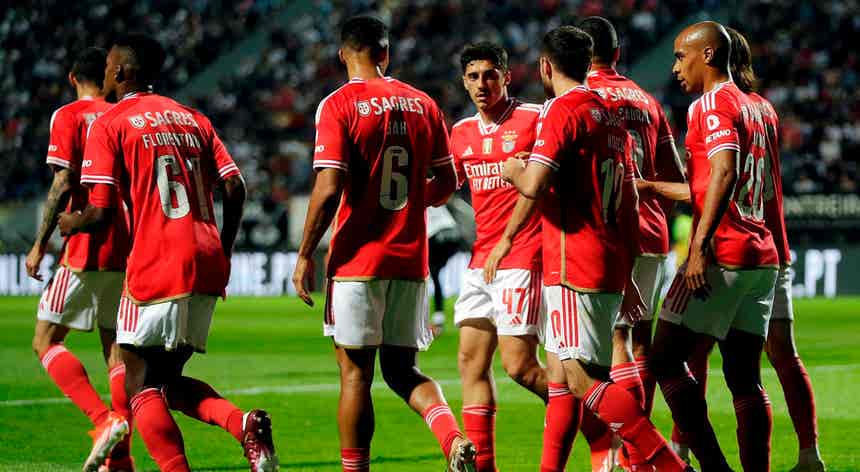 Benfica vence em Faro e mantm-se a sete pontos do lder Sporting