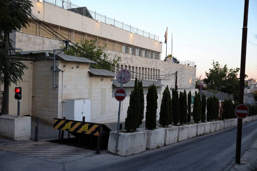 Imagem de Diplomatas britânicos vão permanecer em missão reduzida em Jerusalém