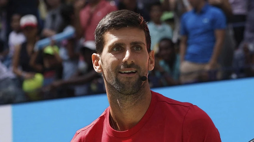 Covid-19: Djokovic afastado de torneios de ténis nos EUA por recusar ser  vacinado - SIC Notícias