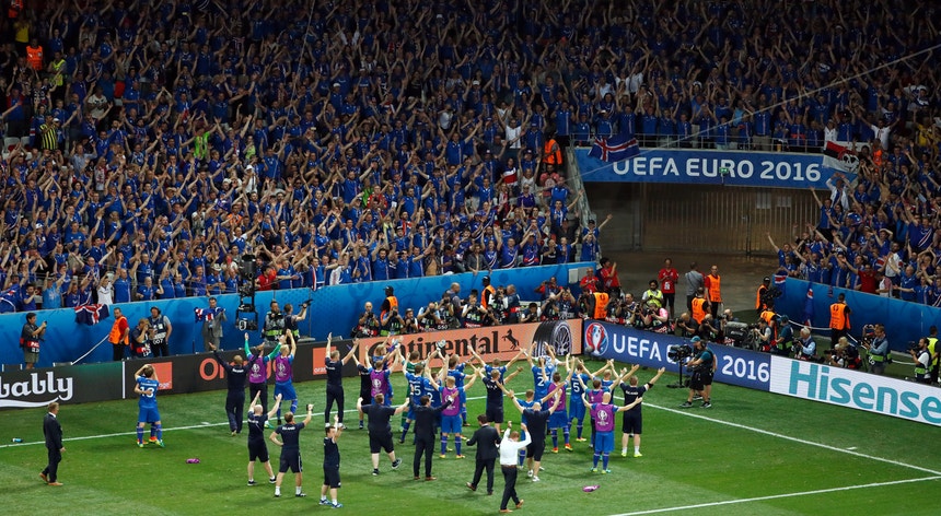 Islândia festejou triunfo histórico para o seu futebol
