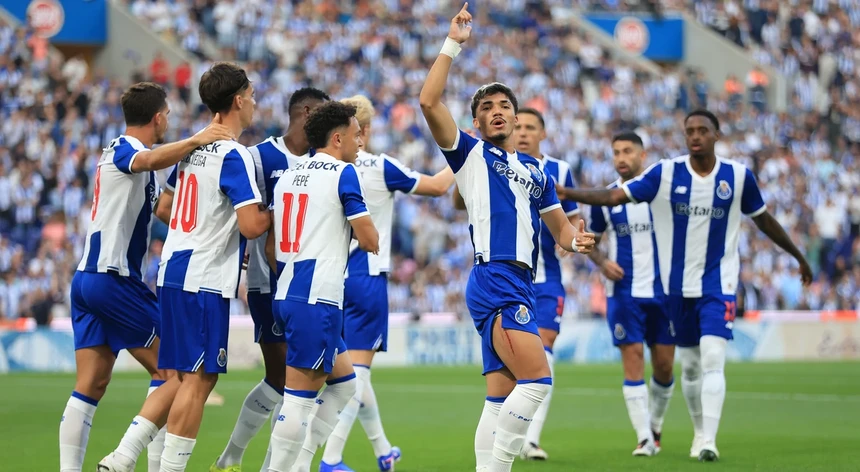 Imagem de Supertaça. FC Porto tenta destacar-se do Benfica no recorde de troféus seniores