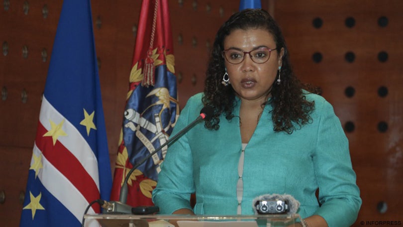 Ministra da Defesa reage a críticas de combatentes