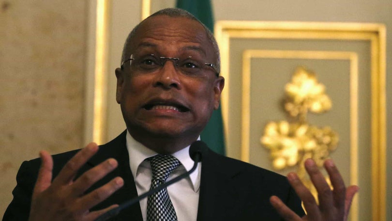 Imagem de Presidente de Cabo Verde assiste à cerimónia de tomada de investidura de João Lourenço