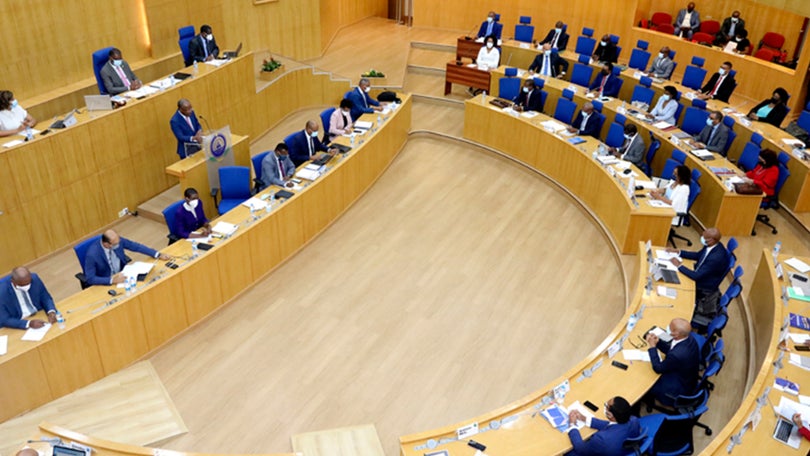 Imagem de Parlamento aprova composição da CPI à privatização da TACV