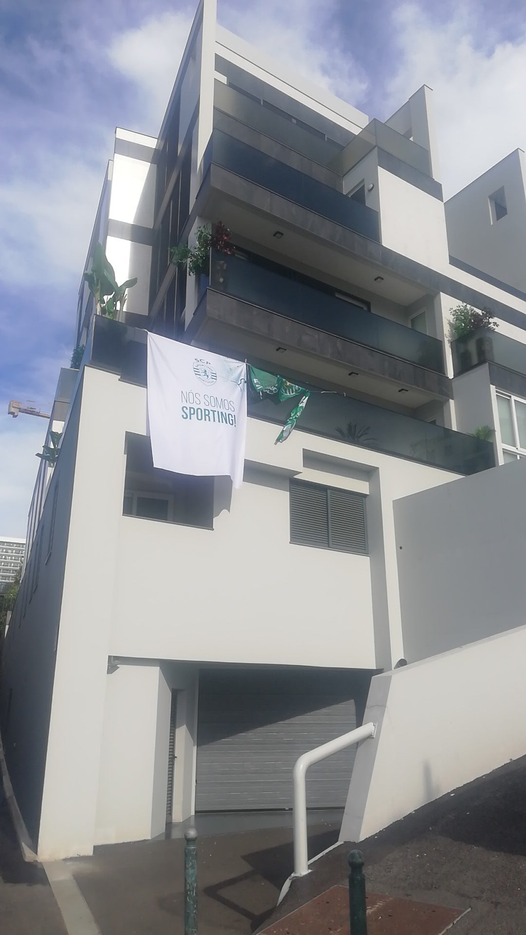 Casa de CR7 com bandeiras do Sporting