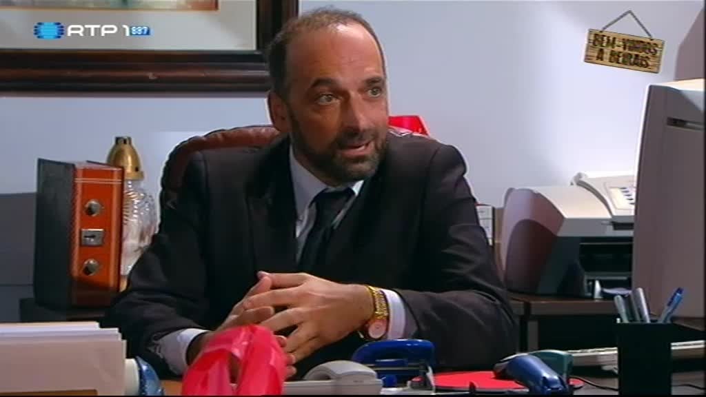 Imagem do Programa / Episiódio - Bem-vindos a Beirais - Um Padre, um médico e um Cangalheiro encontram-se num elevador...?