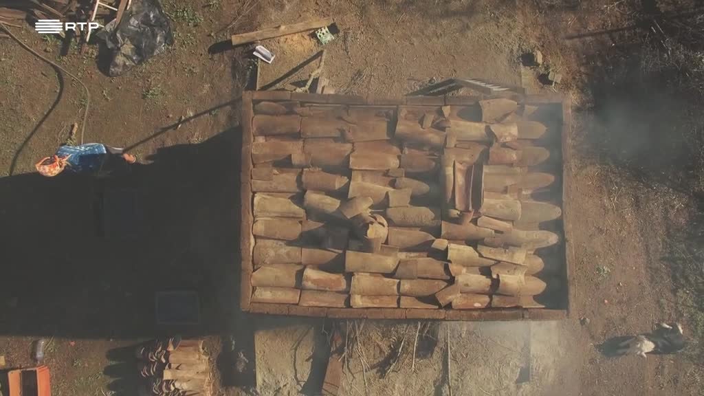 Imagem de Terra: Histórias da Cerâmica - Terra e Comunidade